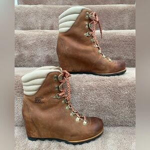 Sorel Conquest Covered Wedge Brown Boots Size 9